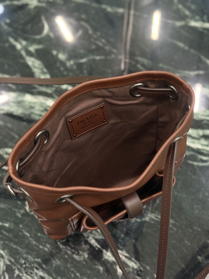プラダ バッグ レディース PRADA レザー ミニ ショルダーバッグ ココアブラウン 1BH288_2G6F_F0324_V_OOO プラダ バッグ アウトレット - 画像 (3)