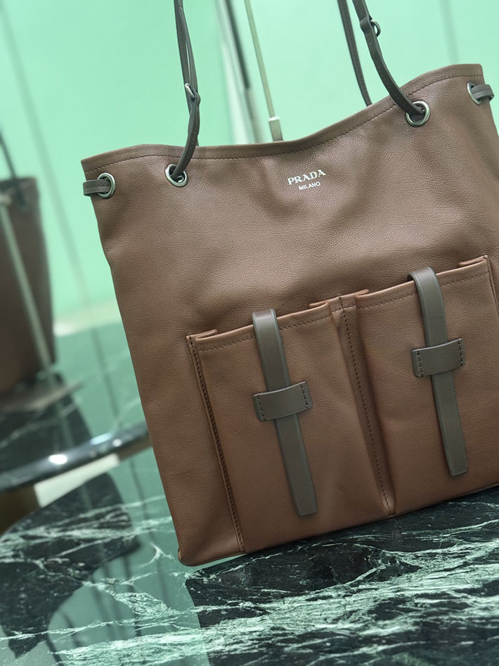 プラダ バッグ レディース PRADA ルート ラージ レザー バッグ ココアブラウン 1BC293_2G6F_F0324_V_OOO プラダ トートバッグ ナイロン - 画像 (6)