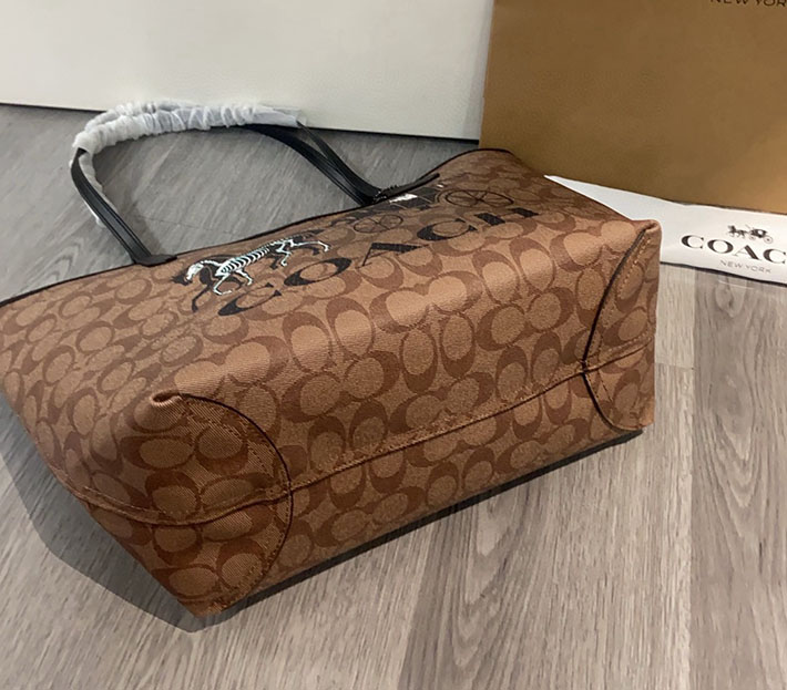 最高級コーチスーパーコピー COACH シティ トート・シグネチャー キャンバス・ホース アンド スレイ 2629877 コーチ トートバッグ 人気ランキング - 画像 (4)