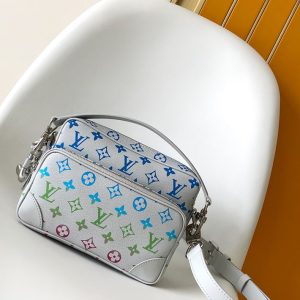 ルイヴィトン 普段使い バッグ メンズ