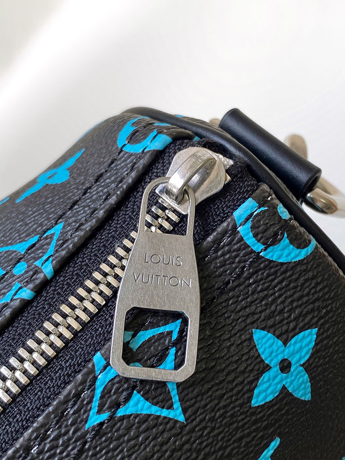ルイヴィトン バッグ 新作 LV モノグラム イリデッセント キーポル バンドリエール25 M13935 スピーディ バンド リエール 25 新作 - 画像 (3)