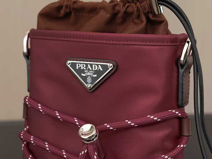 プラダ PRADA スピードロック Re-Nylon レザー スマートフォンケース バーガンディ 2ZT079_2HE1_F0007 プラダ スマホショルダー アウトレット - 画像 (7)