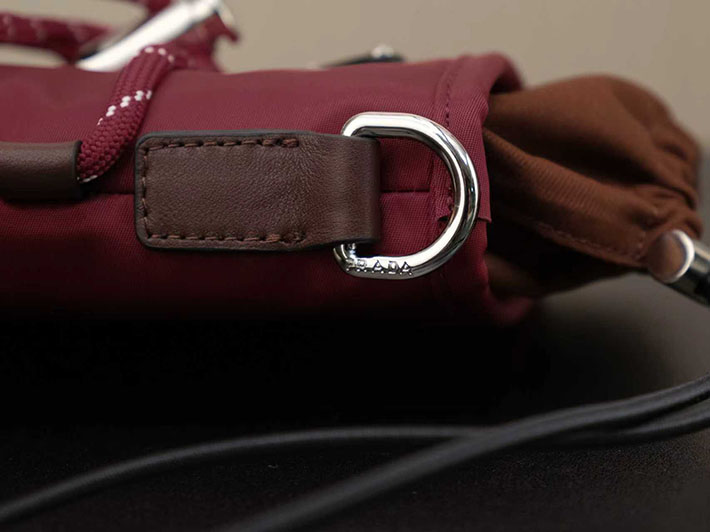 プラダ PRADA スピードロック Re-Nylon レザー スマートフォンケース バーガンディ 2ZT079_2HE1_F0007 プラダ スマホショルダー アウトレット - 画像 (4)