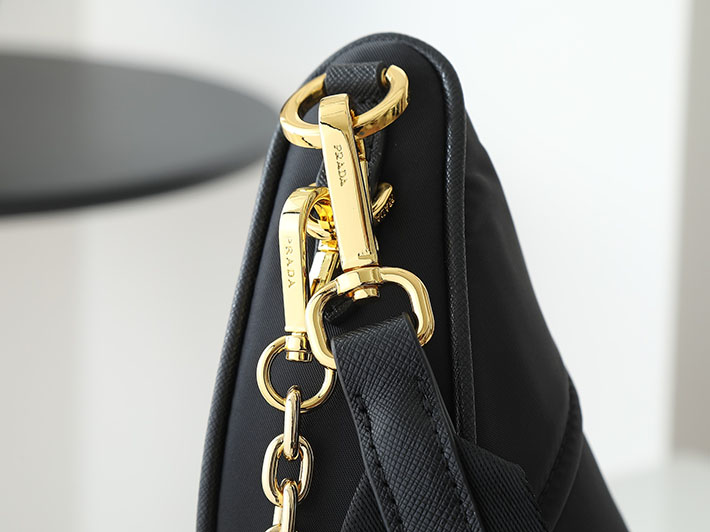 プラダ バッグ レディース PRADA Re-Nylonドゥミ・リュンヌショルダー ブラック 1BH222 R064 F0002 プラダ バッグ ナイロン ショルダー - 画像 (4)