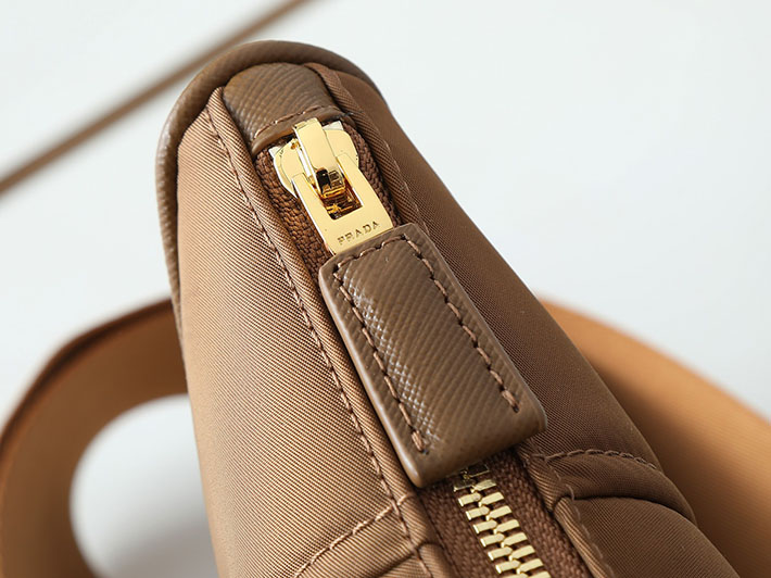 プラダ バッグ レディース PRADA Re-Nylonドゥミ・リュンヌショルダー ブラウン 1BH222 R064 F0046 プラダ ナイロン バッグ アウトレット - 画像 (5)