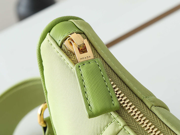 プラダ バッグ レディース PRADA Re-Nylonドゥミ・リュンヌショルダー パステルグリーン 1BH222 R064 F0RAY レディース プラダ バッグ ナイロン - 画像 (4)