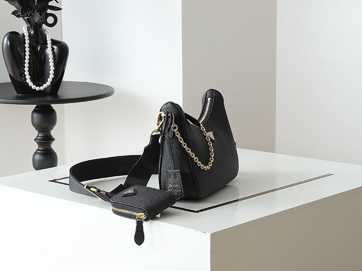 プラダ バッグ レディース PRADA Re-Edition 2005 サフィアーノレザー バッグ ブラック 1BH204_NZV_F0632 プラダ バッグ 人気 ランキング - 画像 (9)