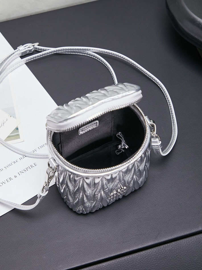 最高級MiuMiuスーパーコピー ミュウミュウ マテラッセ マイクロバッグ ショルダーバッグ シルバー 5NR018_2FPP_F0118 ミュウミュウ バッグ アウトレット - 画像 (3)