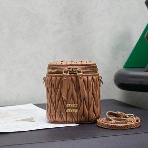MIUMIU ショルダーバッグ