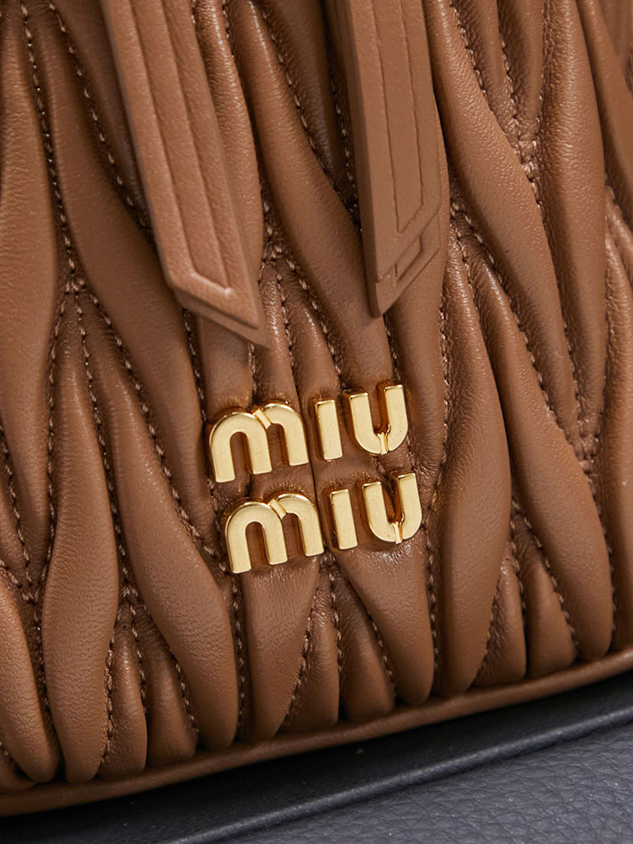 最高級MiuMiuスーパーコピー ミュウミュウ マテラッセ マイクロバッグ ショルダーバッグ ブラウン 5NR018_2FPP_F0316 MIUMIU ショルダーバッグ - 画像 (6)