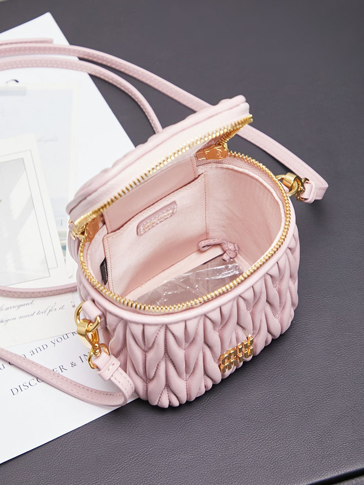最高級MiuMiuスーパーコピー ミュウミュウ マテラッセ マイクロバッグ ショルダーバッグ ピンク 5NR018_2FPP_F0E18 ミュウ ミュウ バッグ ピンク - 画像 (3)