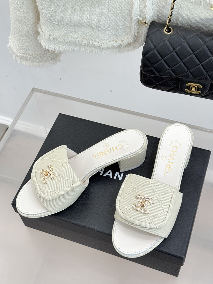 最高級シャネルスーパーコピー CHANEL ココマーク パールサンダル ミュール デニム ホワイト 2631004 シャネル サンダル 定価 - 画像 (9)