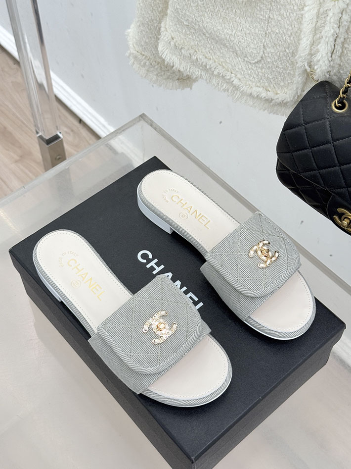 最高級シャネルスーパーコピー CHANEL CCロゴ ミュール コットン ビジュー ターンロック グレー 2631009 シャネル サンダル 定価 - 画像 (8)
