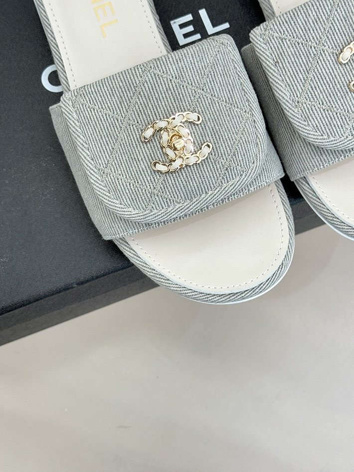 最高級シャネルスーパーコピー CHANEL CCロゴ ミュール コットン ビジュー ターンロック グレー 2631009 シャネル サンダル 定価 - 画像 (4)