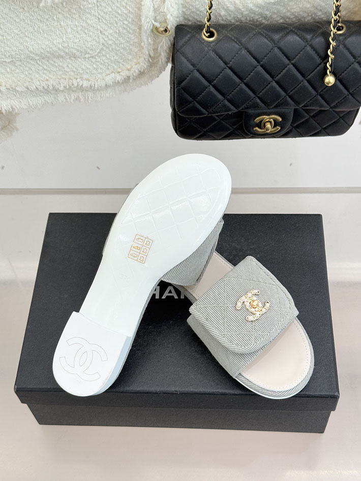 最高級シャネルスーパーコピー CHANEL CCロゴ ミュール コットン ビジュー ターンロック グレー 2631009 シャネル サンダル 定価 - 画像 (2)
