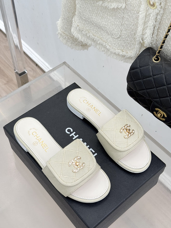 最高級シャネルスーパーコピー CHANEL CCロゴ ミュール コットン ビジュー ターンロック ホワイト 2631010 シャネル サンダル レディース - 画像 (8)