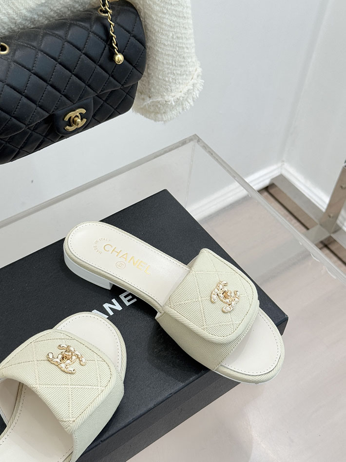 最高級シャネルスーパーコピー CHANEL CCロゴ ミュール コットン ビジュー ターンロック ホワイト 2631010 シャネル サンダル レディース - 画像 (6)