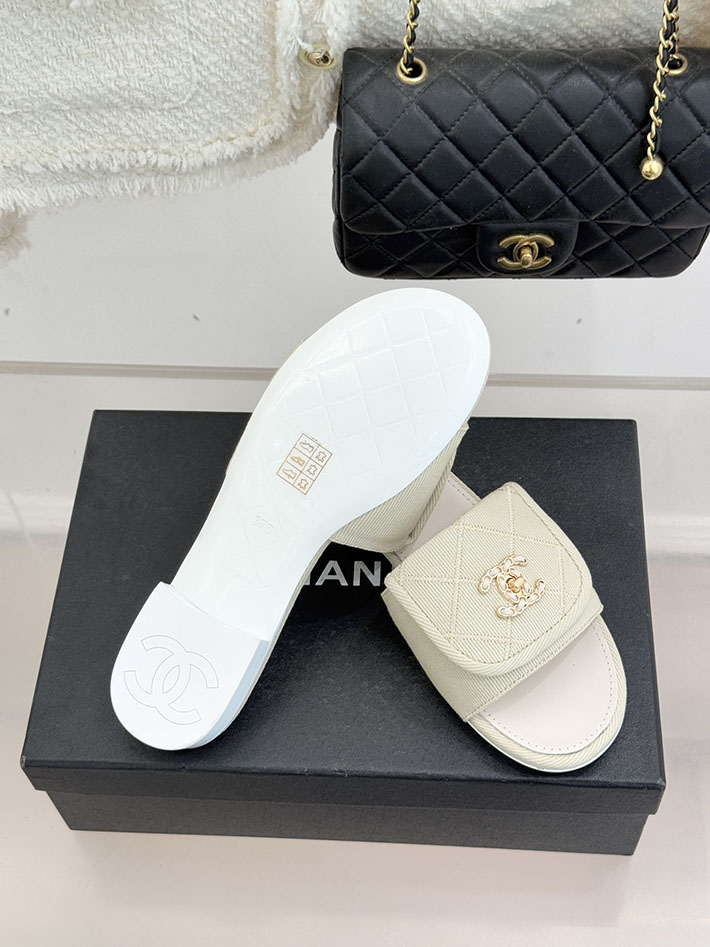 最高級シャネルスーパーコピー CHANEL CCロゴ ミュール コットン ビジュー ターンロック ホワイト 2631010 シャネル サンダル レディース - 画像 (2)