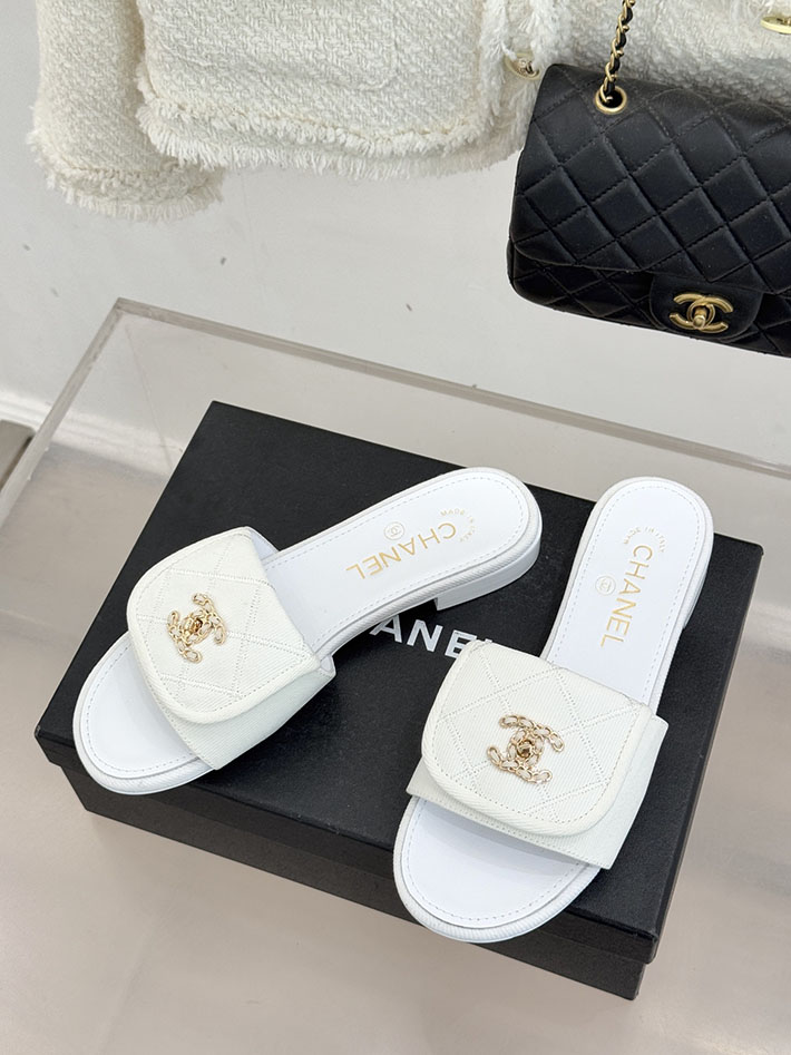 最高級シャネルスーパーコピー CHANEL CCロゴ ミュール コットン ビジュー ターンロック ホワイト 2631012 シャネル サンダル 新作 - 画像 (9)