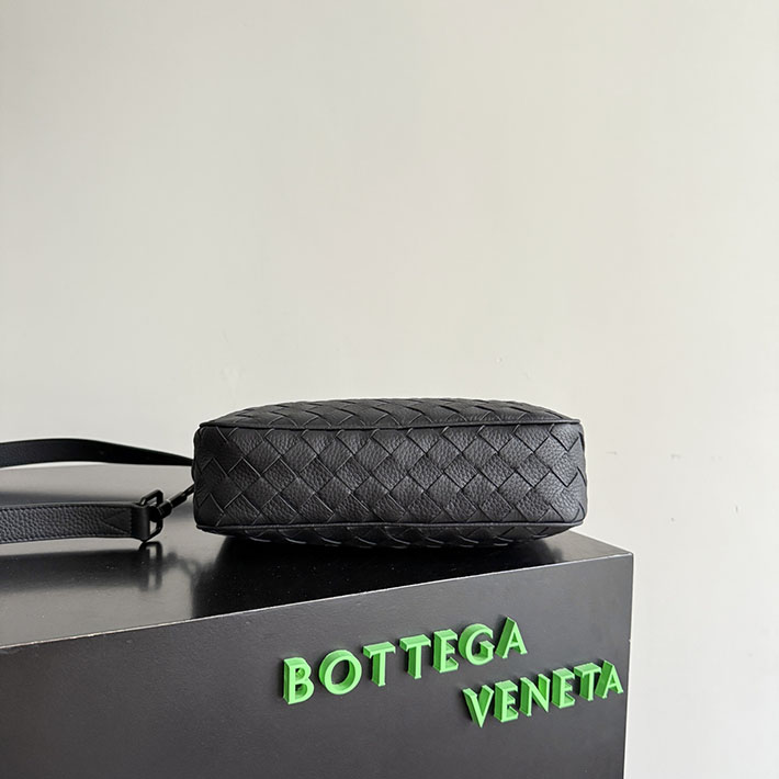 最高級ボッテガスーパーコピー Bottega Veneta スモール イントレチャート カメラバッグ ブラック 755923V4G318803 ボッテガ カメラバッグ メンズ - 画像 (8)