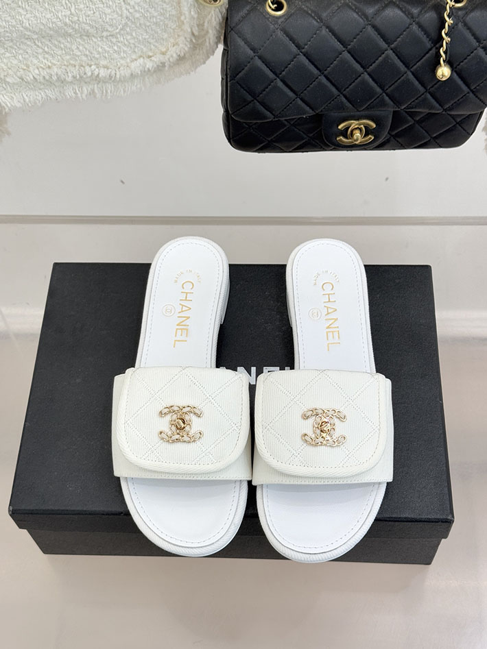最高級シャネルスーパーコピー CHANEL CCロゴ ミュール コットン ビジュー ターンロック ホワイト 2631012 シャネル サンダル 新作 - 画像 (7)