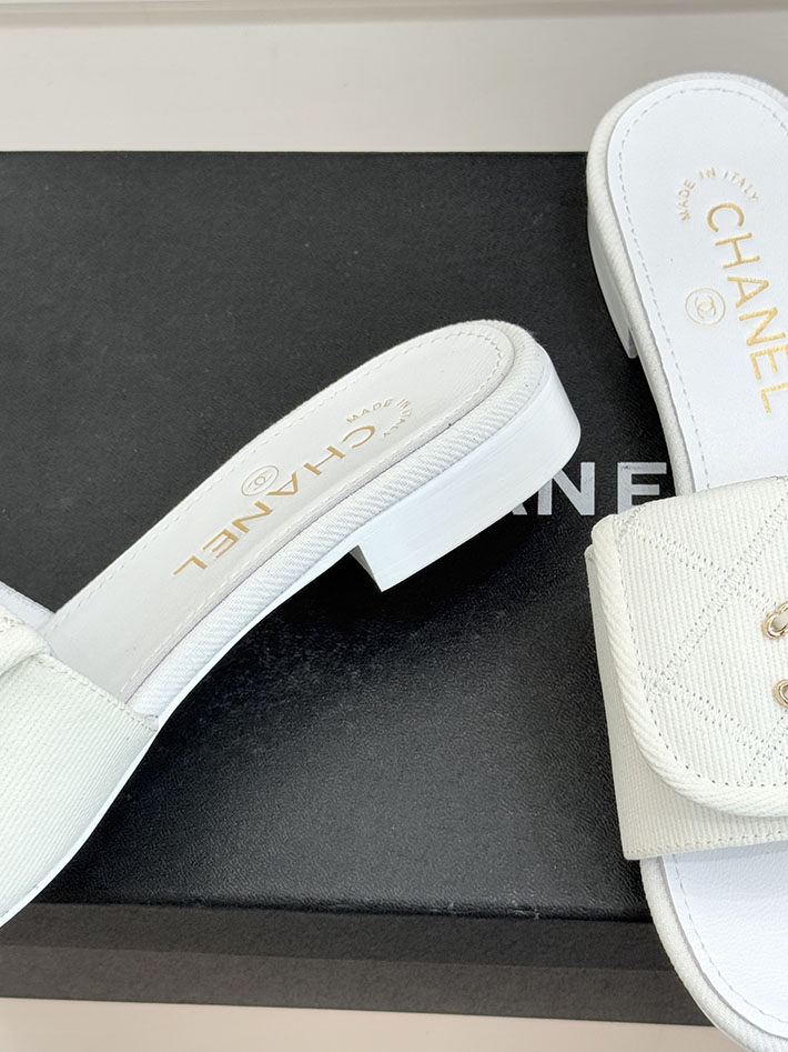 最高級シャネルスーパーコピー CHANEL CCロゴ ミュール コットン ビジュー ターンロック ホワイト 2631012 シャネル サンダル 新作 - 画像 (5)