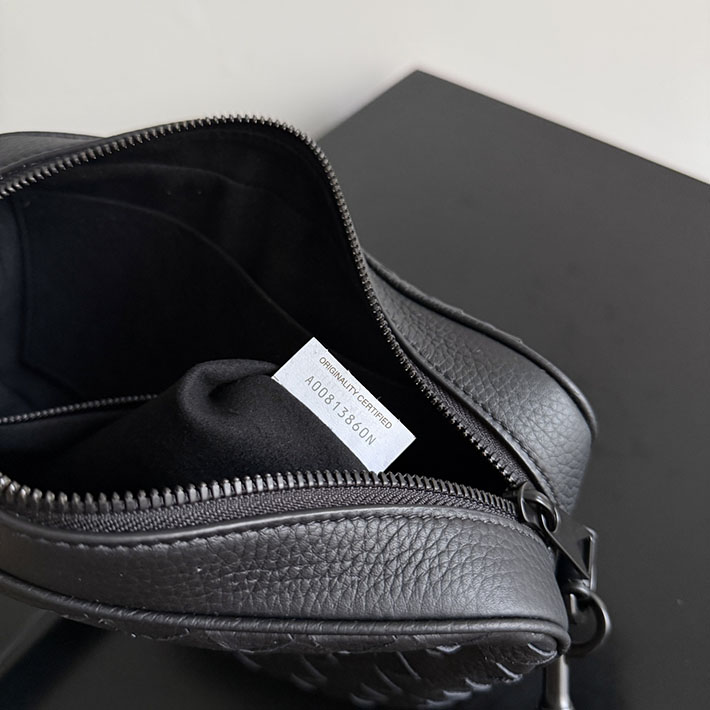 最高級ボッテガスーパーコピー Bottega Veneta スモール イントレチャート カメラバッグ ブラック 755923V4G318803 ボッテガ カメラバッグ メンズ - 画像 (3)