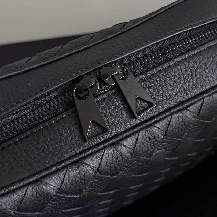 最高級ボッテガスーパーコピー Bottega Veneta スモール イントレチャート カメラバッグ ブラック 755923V4G318803 ボッテガ カメラバッグ メンズ - 画像 (2)
