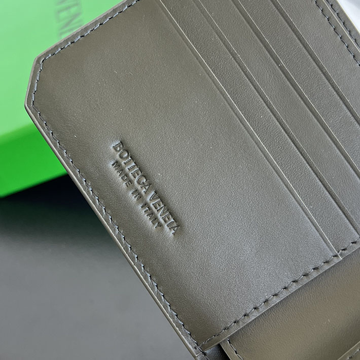 最高級ボッテガコピー Bottega Veneta イントレチャート ピッコロ 二つ折りウォレット カーキ 796966V4LQ23386 ボッテガ ヴェネタ 財布 二つ折り - 画像 (4)