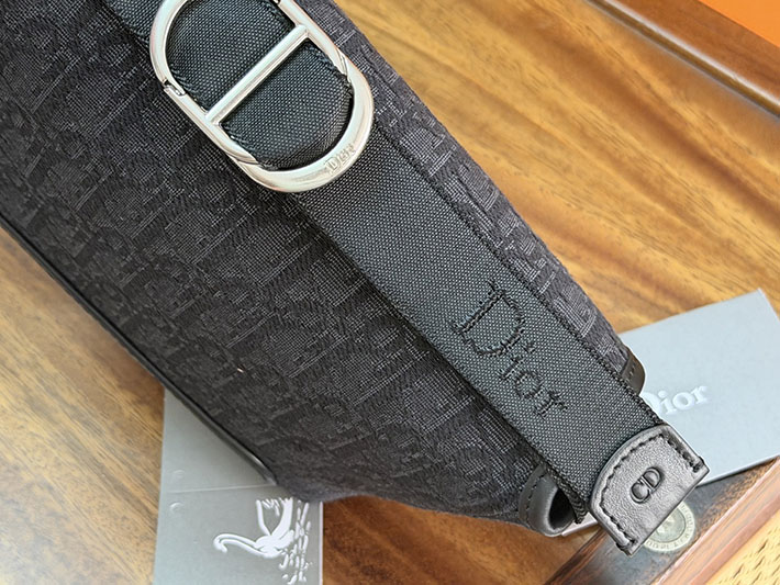 最高級ディオールスーパーコピー Dior Jett フラップ付き メッセンジャーバッグ ミニ ブラック 2DBCA627YUS_H03E Dior ショルダーバッグ メンズ - 画像 (6)