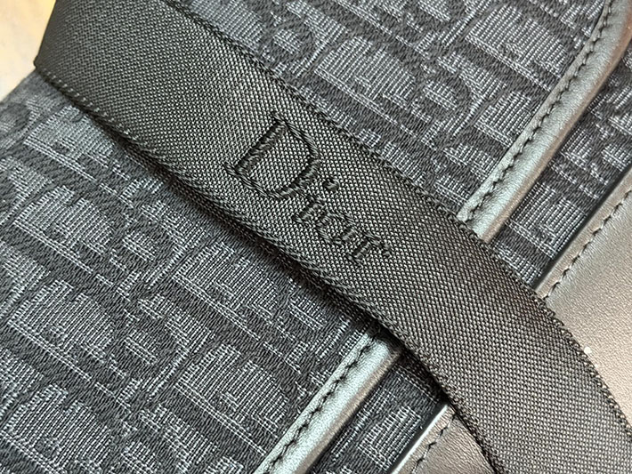 最高級ディオールスーパーコピー Dior Jett フラップ付き メッセンジャーバッグ ミニ ブラック 2DBCA627YUS_H03E Dior ショルダーバッグ メンズ - 画像 (5)