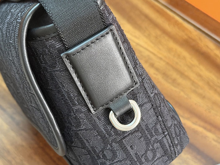 最高級ディオールスーパーコピー Dior Jett フラップ付き メッセンジャーバッグ ミニ ブラック 2DBCA627YUS_H03E Dior ショルダーバッグ メンズ - 画像 (4)