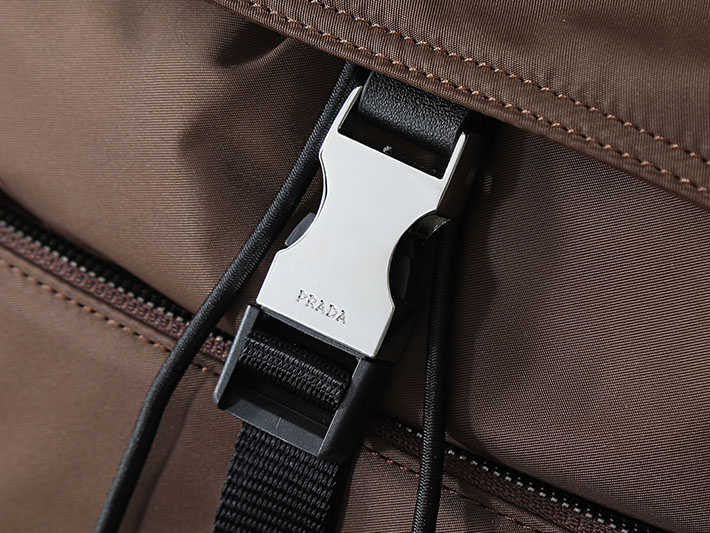 プラダ バッグ メンズ 新作 PRADA エクスプローラ Re-Nylon xレザー バックパック シエナブラウン 2VZ118_2DW3_F0038 プラダ リュック ナイロン - 画像 (5)