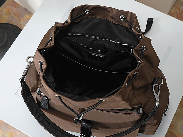 プラダ バッグ メンズ 新作 PRADA エクスプローラ Re-Nylon xレザー バックパック シエナブラウン 2VZ118_2DW3_F0038 プラダ リュック ナイロン - 画像 (4)