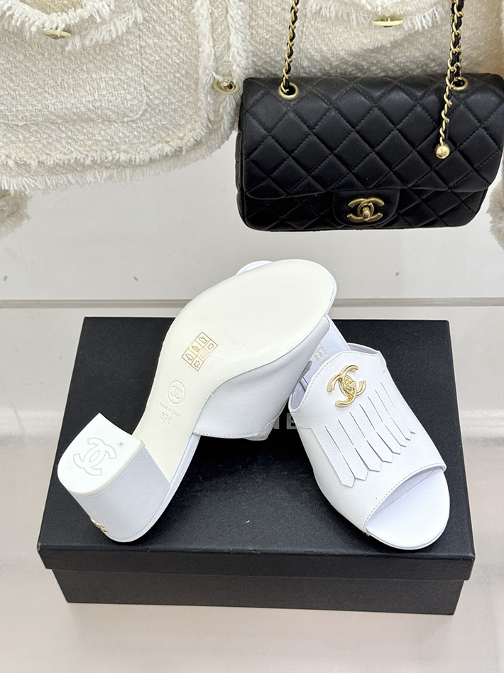 最高級シャネルスーパーコピー CHANEL ハイヒール ココマーク ミュール サンダル レザー ホワイト 2631036 ミュール サンダル ヒール - 画像 (3)