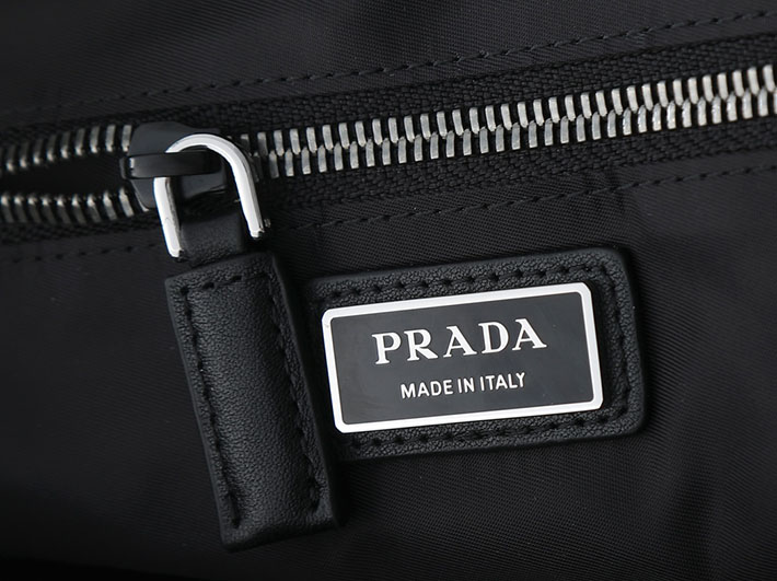 プラダ バッグ メンズ 新作 PRADA エクスプローラ Re-Nylon xレザー バックパック シエナブラウン 2VZ118_2DW3_F0038 プラダ リュック ナイロン - 画像 (2)