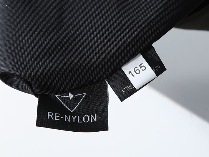 プラダ バッグ メンズ 新作 PRADA エクスプローラ Re-Nylon xレザー バックパック グレー 2VZ118_2DW3_F0JDS プラダ リュック メンズ - 画像 (3)