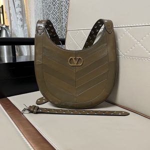 ヴァレンティノ ショルダーバッグ レディース