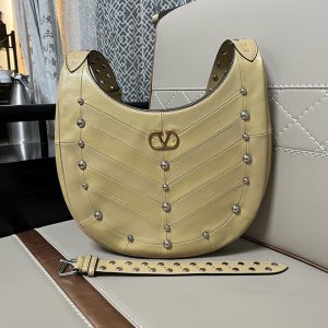 ヴァレンティノ ショルダーバッグ アウトレット