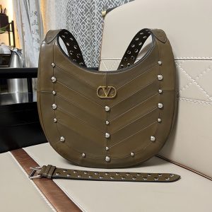 ヴァレンティノ Vロゴ バッグ