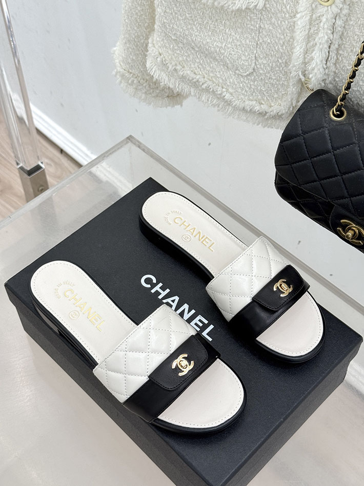 最高級シャネルスーパーコピー CHANEL マトラッセ ココマーク サンダル ミュール おしゃれ ホワイト 2631049 シャネル 靴 安い - 画像 (8)