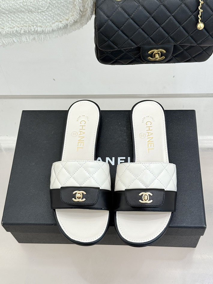 最高級シャネルスーパーコピー CHANEL マトラッセ ココマーク サンダル ミュール おしゃれ ホワイト 2631049 シャネル 靴 安い - 画像 (7)