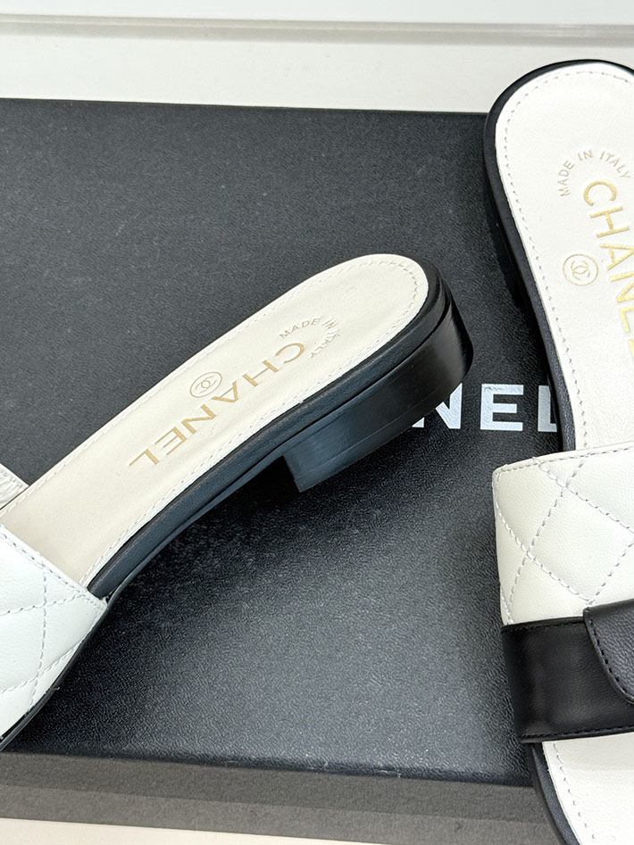 最高級シャネルスーパーコピー CHANEL マトラッセ ココマーク サンダル ミュール おしゃれ ホワイト 2631049 シャネル 靴 安い - 画像 (5)
