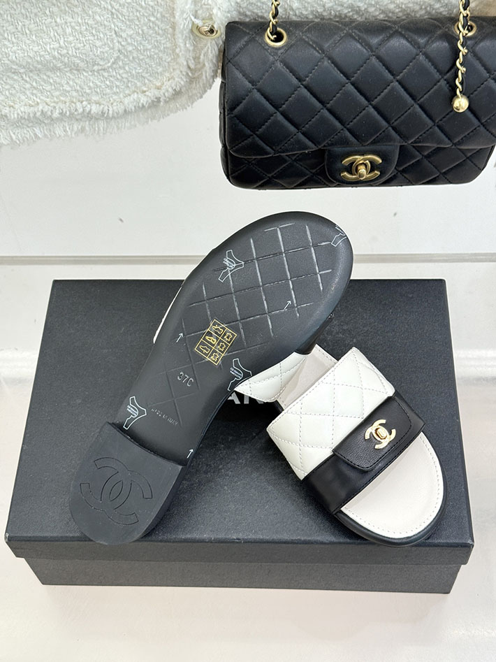 最高級シャネルスーパーコピー CHANEL マトラッセ ココマーク サンダル ミュール おしゃれ ホワイト 2631049 シャネル 靴 安い - 画像 (2)