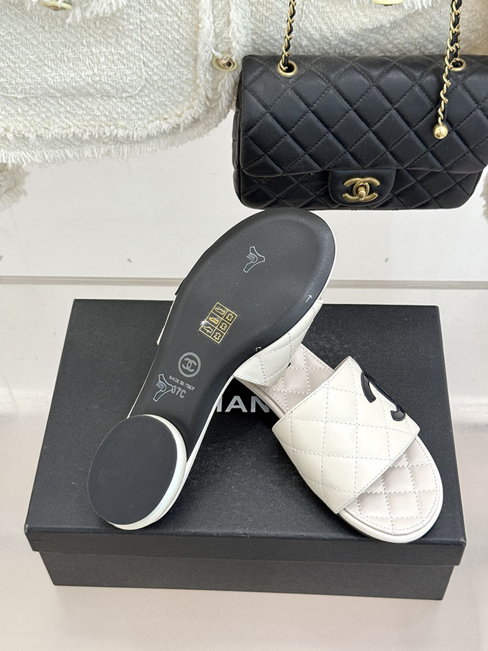 最高級シャネルスーパーコピー CHANEL サンダル レディース 人気ブランド おしゃれ ホワイト 2631052 シャネル サンダル 白 - 画像 (2)