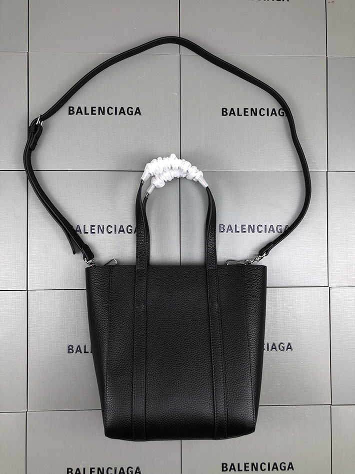 バレンシアガ バッグ 人気 レディース BALENCIAGA エブリデイ XXS トートバッグ ブラック 551815 D6W2N 1000 レディース バレンシアガ トートバッグ - 画像 (9)
