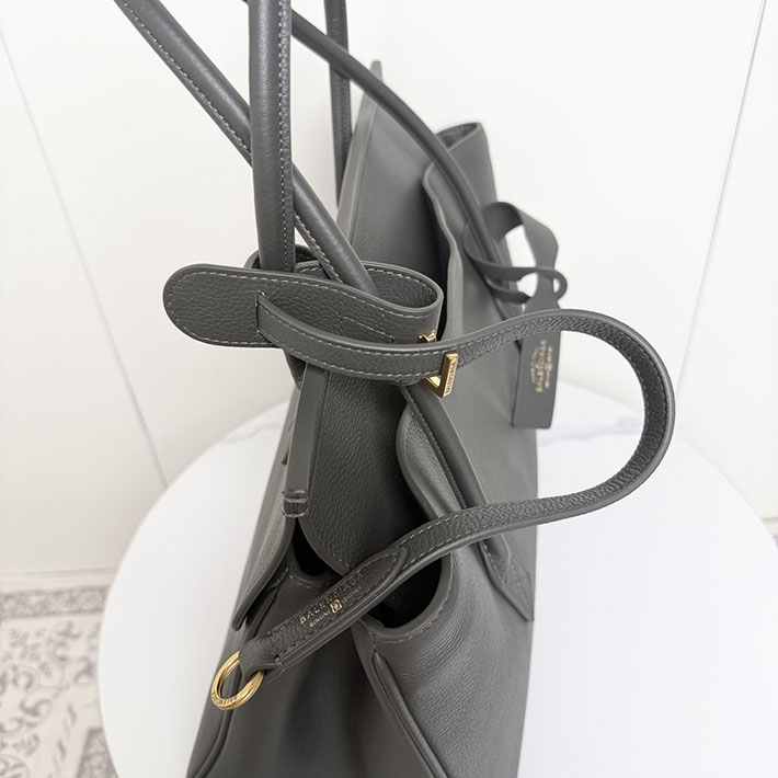 バレンシアガ バッグ 人気 レディース BALENCIAGA Carrie キャリーオールバッグ カーキ 8264192ABNQ3503 バレンシアガ バッグ アウトレット - 画像 (5)