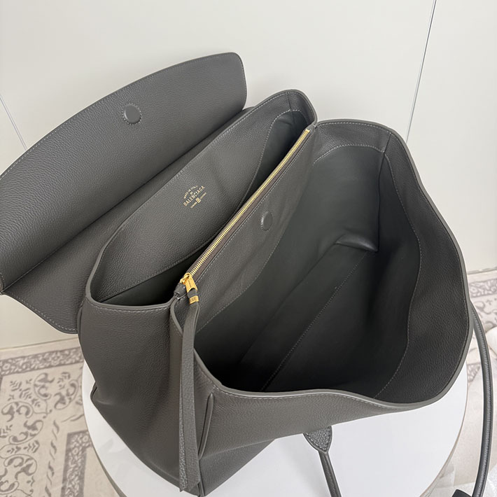 バレンシアガ バッグ 人気 レディース BALENCIAGA Carrie キャリーオールバッグ カーキ 8264192ABNQ3503 バレンシアガ バッグ アウトレット - 画像 (4)