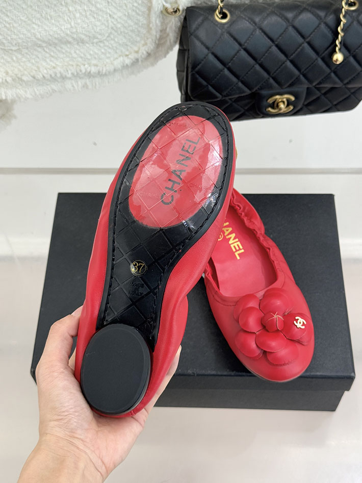 最高級シャネルスーパーコピー CHANEL カメリア パンプス バレエシューズ フラットシューズ レッド 2631076 シャネル バレエシューズ 人気 - 画像 (3)