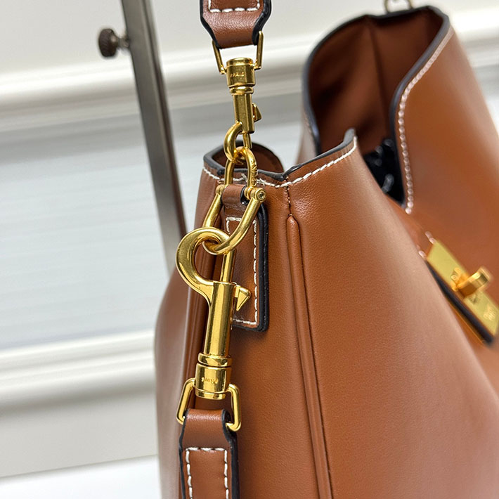 セリーヌ バッグ 人気 CELINE ミディアム カミーユ 16(セーズ)ソフト バッグ タン 119563FX9.04LU セリーヌ アウトレット 値段 - 画像 (7)